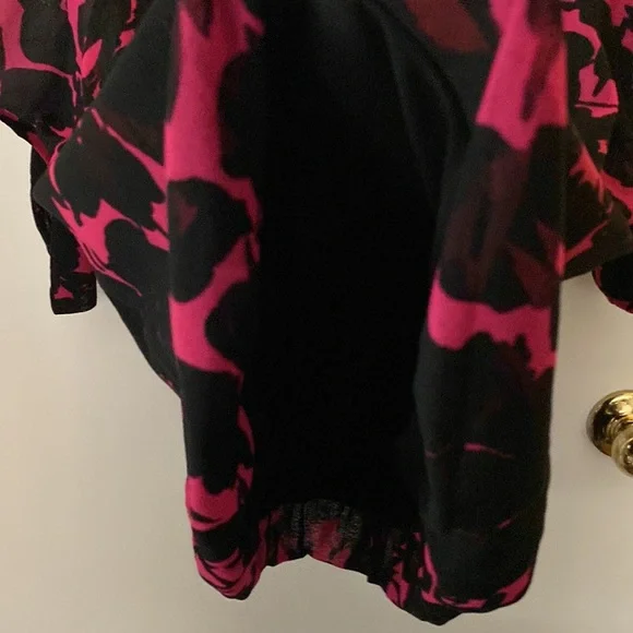 Alfani Women’s Theee-fourths Sleeves Front Hardware Printed Tops - Picture 3 of 5